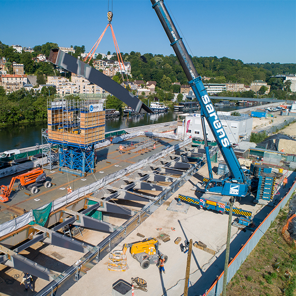 Pose des arches au chantier du Pont Seibert en juin 2021