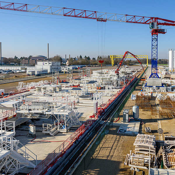 Vue de l'aire de préfabrication située à Saclay